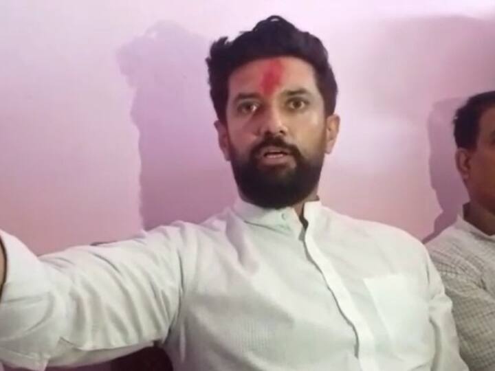 Chirag Paswan: after Meeting the victim girl in Nawada Chirag Paswan raised questions on law and order in Bihar ann Chirag Paswan: नीतीश कुमार पर भड़के चिराग पासवान, पीड़ित लड़की से मिलने के बाद कानून व्यवस्था पर उठाए सवाल