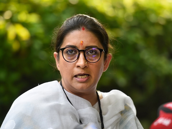 Smriti Irani Denies Congress Allegations of her Daughter Running Illegal bar in Goa Smriti Irani Daughter : माझी मुलगी शिकतेय, बार नाही चालवत; काँग्रेसच्या आरोपाला स्मृती इराणींचं प्रत्युत्तर