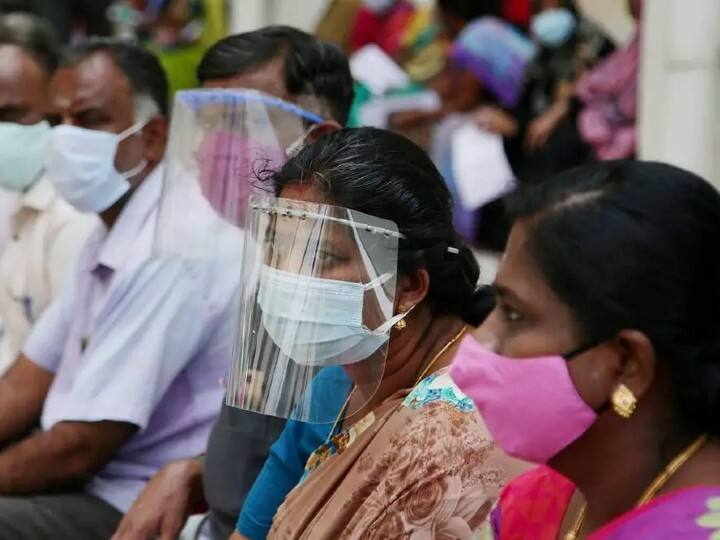 TN Corona Updates: In Tamil Nadu, corona infection is confirmed for 2,014 new people today TN Corona Updates : நிம்மதி மூச்சு.. தமிழ்நாட்டில் குறையும் கொரோனா தொற்று எண்ணிக்கை; இன்றைய நிலவரம் இதுதான்..