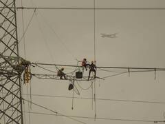 Uttar Pradesh: यूपी में नहीं बढ़ेंगे बिजली के दाम, 2.40 करोड़ उपभोक्ताओं को होगा सीधा फायदा