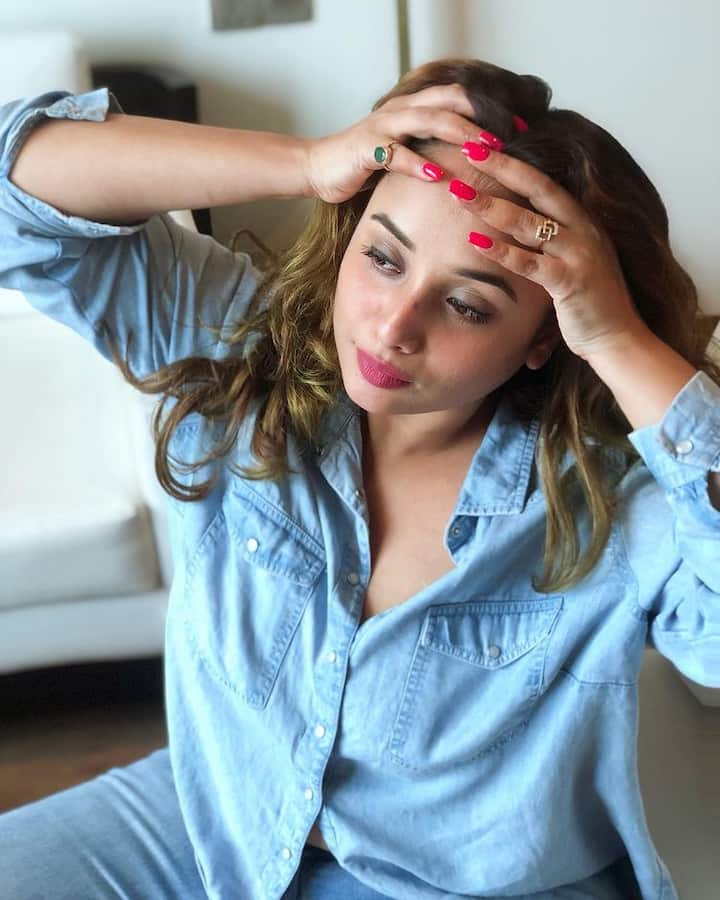 वक्त बदलते रानी चटर्जी भोजपुरी जगत की ही नहीं बल्कि अब तो सोशल मीडिया की भी क्वीन बन चुकी हैं. हाल ही में रानी चटर्जी ने अपने फैंस के साथ नई तस्वीरें शेयर की हैं.