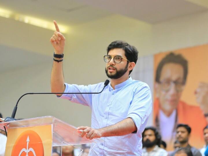 Aurangabad Aditya Thackeray targeted government Maharashtra Chief Minister Eknath Shinde ANN Aurangabad News: आदित्य ठाकरे बोले- अवैध है महाराष्ट्र की सरकार, लगाया ये गंभीर आरोप