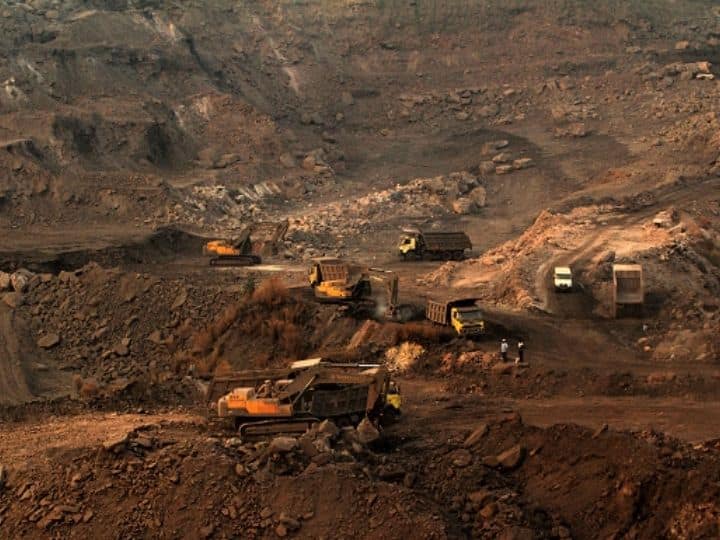 Ten killed and Seven Injured after collapse at China mining site China Mining Site Collapse: चीन में कोयला खदान में भूस्खलन की वजह से बड़ा हादसा, 10 की मौत, 7 घायल