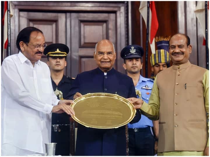 Ram Nath Kovind Farewell: राष्ट्रपति राम नाथ कोविंद को संसद में दी गई विदाई, अपनी फेयरवेल स्पीच में कही ये बात President Ram Nath Kovind farewell hosted by Parliament in delhi ANN Ram Nath Kovind Farewell: राष्ट्रपति राम नाथ कोविंद को संसद में दी गई विदाई, अपनी फेयरवेल स्पीच में कही ये बात
