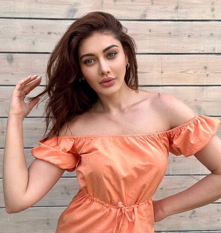 आता पुन्हा एकदा शेफालीच्या नव्या फोटोशूटमुळे चाहत्यांच्या हृदयाचे ठोके वाढले आहेत.(फोटो सौजन्य :shefalijariwala/इंस्टाग्राम)