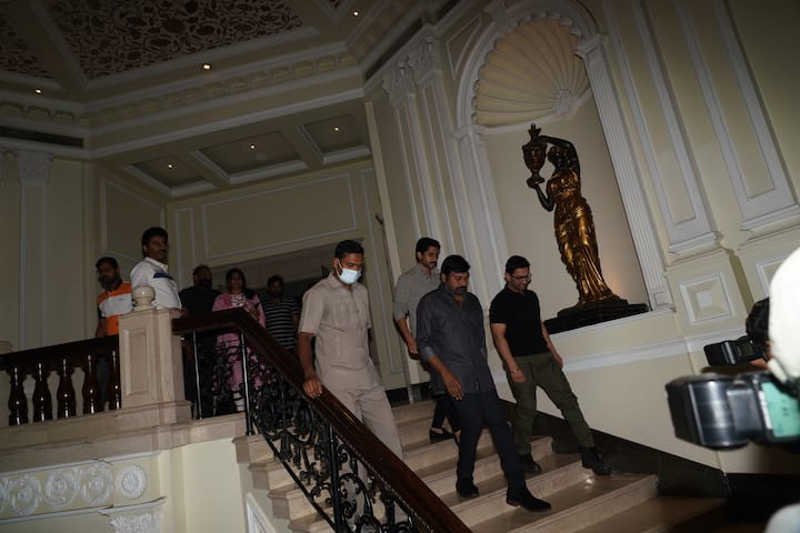 ఈ సందర్భంగా వీళ్లు ఫొటోలకు ఫోజులిచ్చారు.