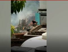 Bihar News: छपरा की अवैध पटाखा फैक्ट्री में धमाका, ढ़ह गया मकान का बड़ा हिस्सा