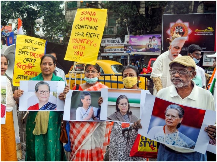 National Herald Case: सोनिया गांधी से मंगलवार को ईडी फिर करेगी पूछताछ, कांग्रेस भी देशभर में प्रदर्शन को तैयार Congress will do protest on July 26 when Sonia Gandhi will appear before ED in Delhi ANN National Herald Case: सोनिया गांधी से मंगलवार को ईडी फिर करेगी पूछताछ, कांग्रेस भी देशभर में प्रदर्शन को तैयार
