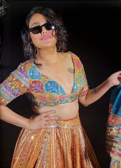 In Pics : स्वराचा भन्नाट बोल्ड अवतार; काळा चष्मा, खास स्माईल अन् हॉट अदा