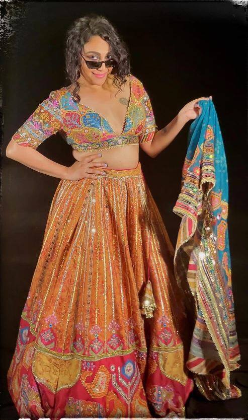 ती समकालिन घटनांवर बेधडक व्यक्त होते. त्यामुळं ती नेहमीच चर्चेत असते.(photo: reallyswara/ig)