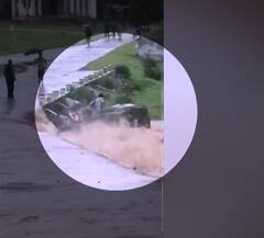 India Rains: कांगला नदी में समा गया पूरा ट्रैक्टर