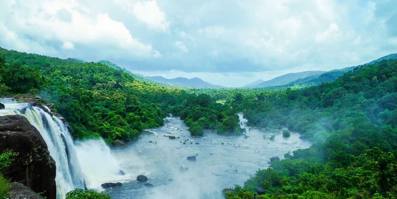 Kerala Monsoon : மழைநாட்களில் ரம்மியமா ஒரு அனுபவம் வேணுமா? கேரளாவில் இதெல்லாம் பெஸ்ட் இடங்கள்..