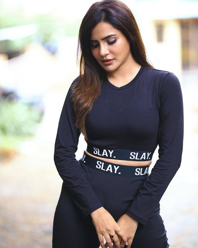 కెరీర్ ఆరంభంలో ఒకట్రెండు సినిమాలు చేసింది. (Photo Courtesy : Ashu Reddy Instagram)