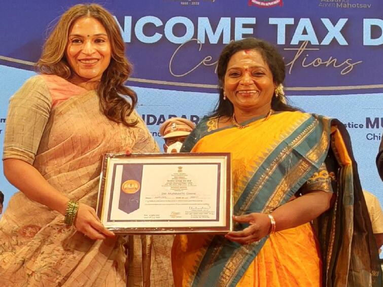 Rajinikanth: ரஜினிகாந்துக்கு பதிலாக விருதுவாங்கிய ஐஷ்வர்யா.. எதற்காக தெரியுமா..? விபரம் உள்ளே..! Superstar Rajinikanth gets yet another prestigious award Details Rajinikanth: ரஜினிகாந்துக்கு பதிலாக விருதுவாங்கிய ஐஷ்வர்யா.. எதற்காக தெரியுமா..? விபரம் உள்ளே..!