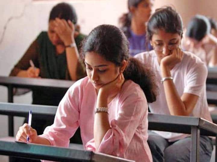Maharashtra News  Online saved but offline killed decline in pass percentage of engineering diploma courses ऑनलाईनने तारलं पण ऑफलाईनने मारलं, इंजिनिअरिंग डिप्लोमा अभ्यासक्रमाच्या उत्तीर्ण होण्याऱ्या विद्यार्थ्यांच्या प्रमाणात घट
