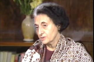 'ਇੰਦਰਾ ਗਾਂਧੀ ਕੰਗਨਾ ਵਾਂਗ ਐਕਟਿੰਗ ਕਰ ਰਹੀ ਹੈ', ਰਾਮ ਗੋਪਾਲ ਵਰਮਾ ਦੀ ਇਸ ਗੱਲ 'ਤੇ ਅਦਾਕਾਰਾ ਨੇ ਦਿੱਤੀ ਇਹ ਪ੍ਰਤੀਕਿਰਿਆ