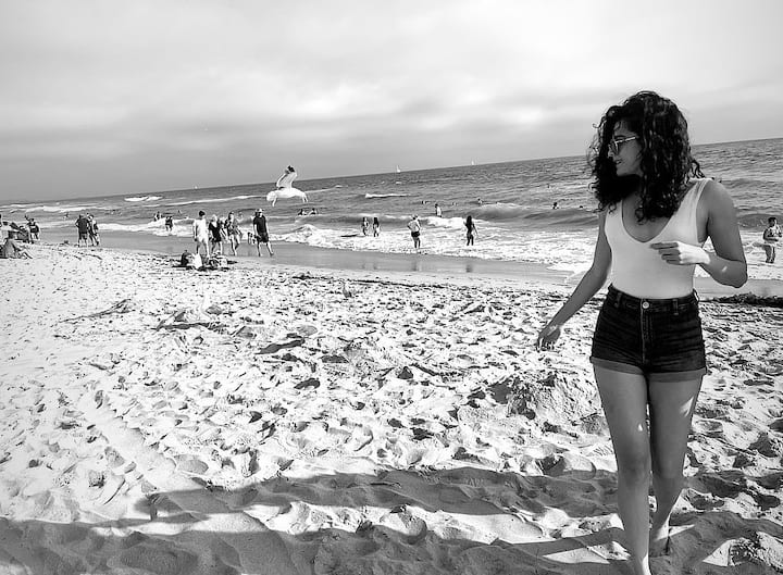 सोशल मीडिया पर मिथिला के अच्छी खासी फैन फोलोविंग हैं, इंस्टाग्राम पर मिथिला को 3 मीलियन से ज्यादा लोग फोलो करते हैं.