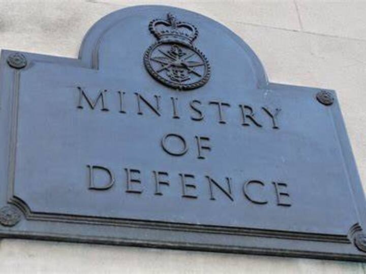 Ministry of Defence jobs  Salary up to Rs 1 lakh Those who have studied degrees can apply Defence Jobs: பாதுகாப்பு அமைச்சகத்தில், ரூ. 1 லட்சம் சம்பளத்தில் வேலை; டிகிரி படித்தவர்களுக்கு நல்ல வாய்ப்பு..