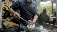 Cobra Attack: ਸੂਪ ਬਣਾਉਣ ਲਈ ਸ਼ੈੱਫ ਨੇ ਕੀਤੇ ਸੱਪ ਦੇ ਟੁਕੜੇ, 20 ਮਿੰਟਾਂ ਬਾਅਦ ਕੱਟੇ ਹੋਏ ਸਿਰ ਨਾਲ ਕੋਬਰਾ ਨੇ ਡੰਗਿਆ