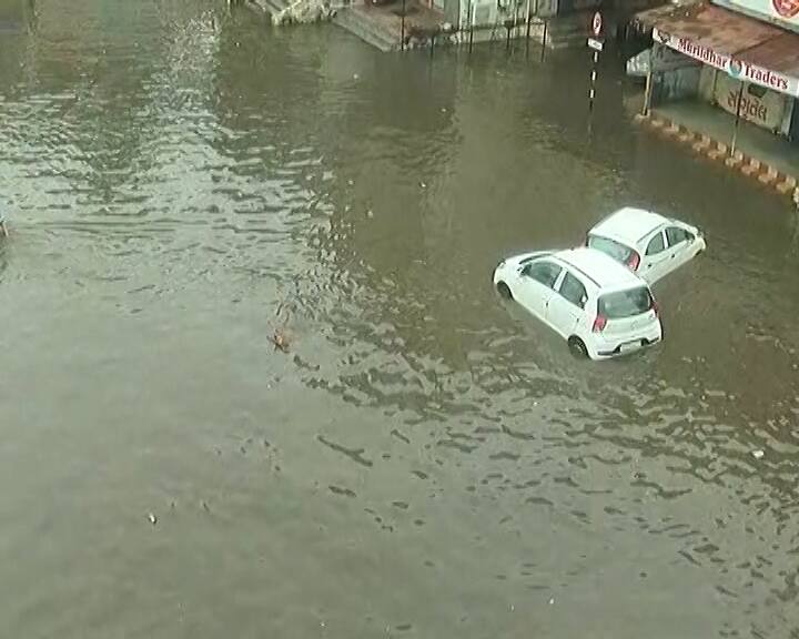 Ahmedabad received an average of two inches of rain in four hours અમદાવાદમાં ચાર કલાકમાં સરેરાશ બે ઇંચ વરસાદ, અનેક વિસ્તારો જળબંબાકાર