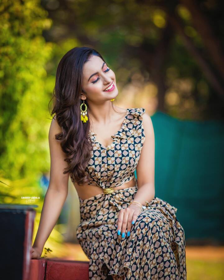 దీపికా పిల్లి అందమైన ఫోటోలు -Image Credit: Deepika Pilli/Instagram
