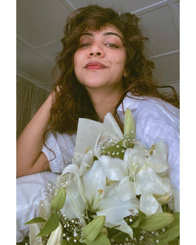 மூச்சுக் காற்றை மொத்தம் திருடிப் போனாய் எதனாலே