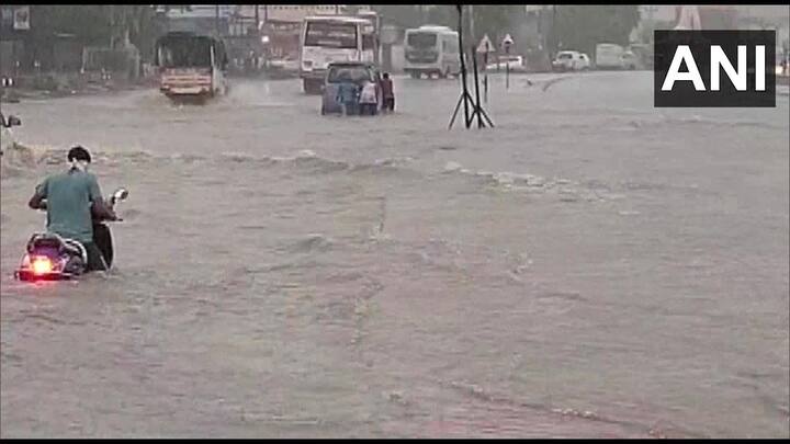 Mehsana Rains : હવામાન વિભાગે મહેસાણામાં બે દિવસ ભારે વરસાદની આગાહી કરી હતી જેના પગલે શનિવારે શહેર અને જિલ્લામાં ભારે વરસાદ પડ્યો હતો.