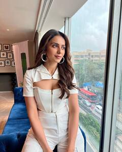 Rakul preet singh: அழகே.. அமுதே..ரகுல் ப்ரீத் சிங்கின் கலக்கல் கிளிக்ஸ்!