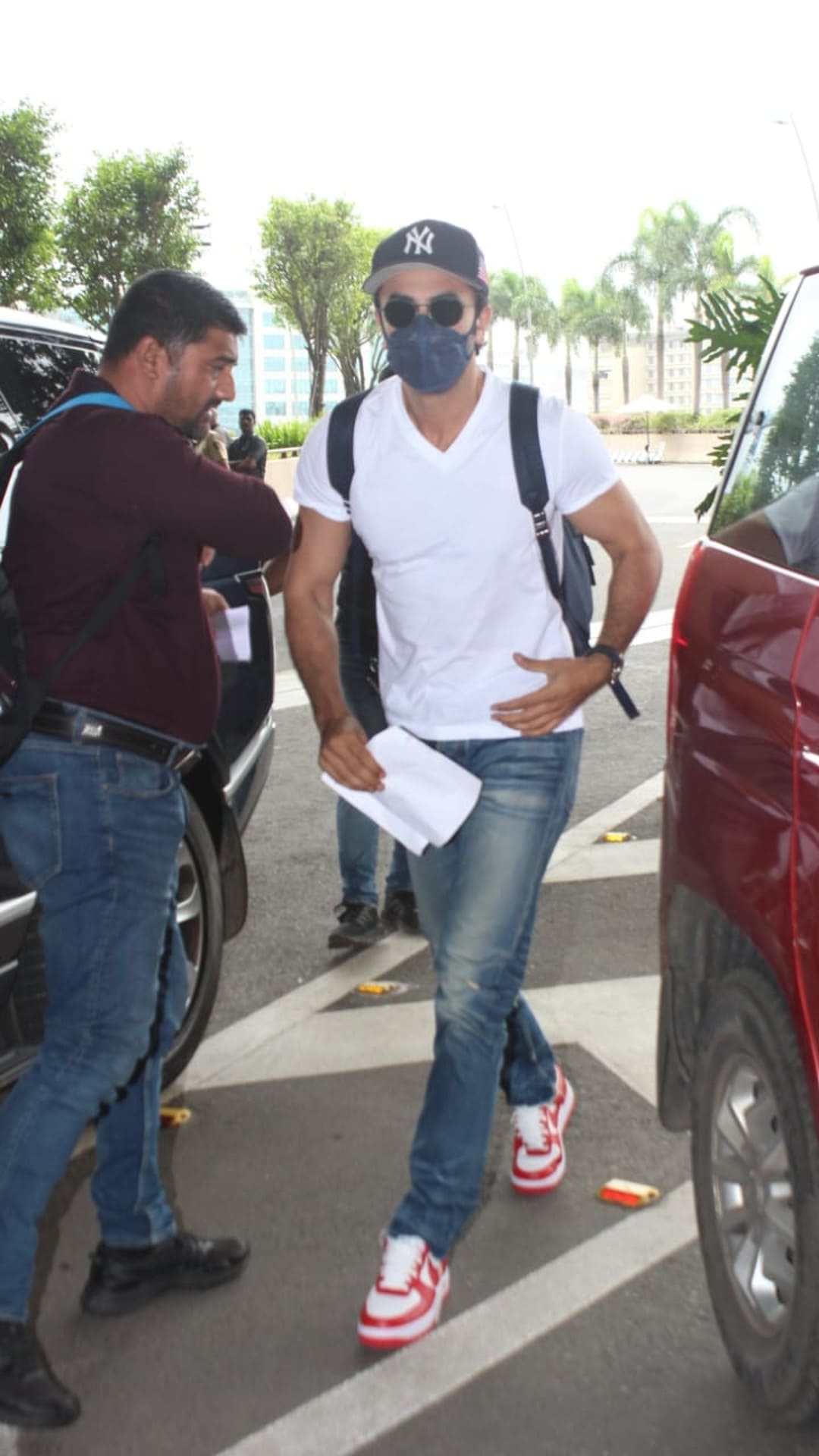 Photos: Sporting a cool bandana, Ranbir Kapoor looks dapper as he gets  papped in the city