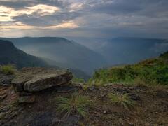 Best Tourism Village: டூர் போறீங்களா மேகாலயாவுக்கு? இந்த விசித்திரமான விசில் கிராமத்தைப் பத்தி தெரியுமா?
