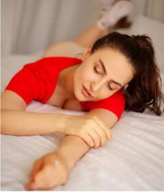 Elli Avrram Pics: ਬੈੱਡ 'ਤੇ ਲੇਟ ਕੇ ਐਲੀ ਅਵਰਾਮ ਨੇ ਦਿੱਤੇ ਅਜਿਹੇ ਪੋਜ਼, ਜਿਸ ਨੂੰ ਦੇਖ ਕੇ ਤੁਸੀਂ ਵੀ 