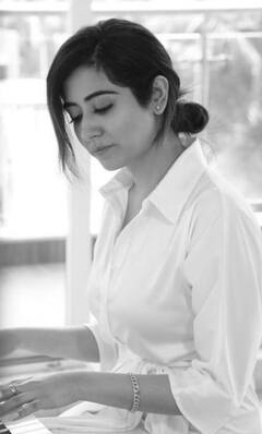 jonita gandhi: ஜோனிடா காந்தியின் கலக்கல் புகைப்படங்கள்..!