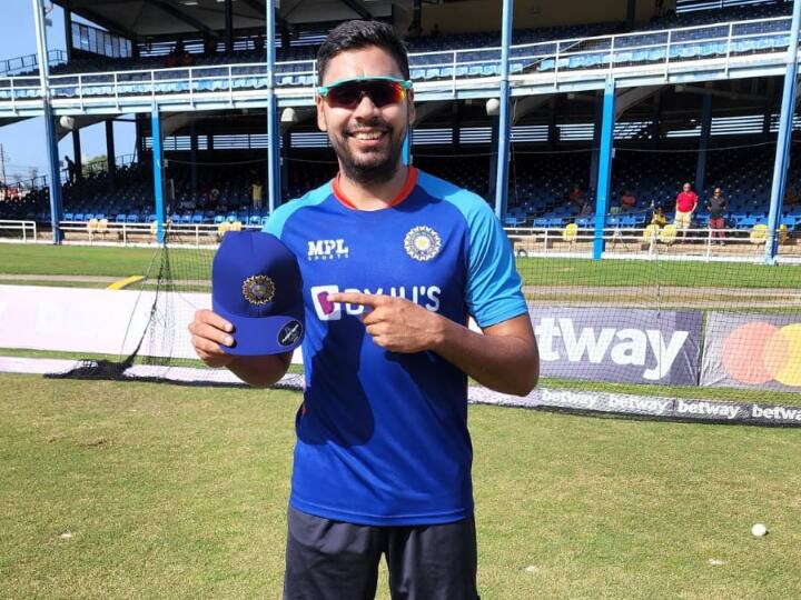 IND vs WI: Avesh Khan Receives His Maiden India ODI Cap, Set To Make Debut In 2nd ODI vs West Indies Avesh Khan ODI Debut : आयपीएल गाजवल्यानंतर एकदिवसीय संघात आवेशची एन्ट्री, कशी आहे आतापर्यंतची कारकीर्द