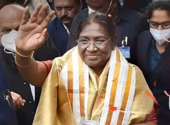 દ્રૌપદી મુર્મુ લગ્ન બાદ પતિ અને સંતાનના મોત બાદ ડિપ્રેશનમાં જતાં રહ્યાં હતા. જો કે દીકરી માટે તેઓ આઘાતમાંથી ઉભા થયા અને હિમંતભેર કડવી વાસ્તિવકતા સામનો કરતા આજ રાષ્ટ્રપતિ પદ સુધી પહોંચ્યાં.