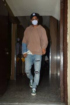 Shamshera: थिएटर में Ranbir Kapoor की 'शमशेरा' देखने पहुंचे Vicky Kaushal, बताई कैसी है फिल्म