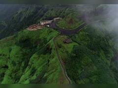 रघुवीर घाटाचे सौंदर्य पावसामुळे अधिकच खुलले