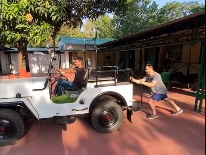 Tejashwi Yadav Pulls Jeep With Bare Hands After PM Modi's Lose Some Weight Advice Viral Video Tejashwi Yadav Pulls Jeep With Bare Hands After PM Modi's 'Lose Some Weight' Advice | WATCH