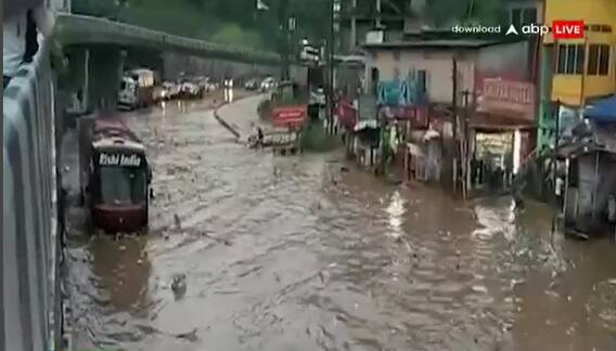 અસમના ગુવાહાટીમાં મેઘકહેર, બજારોમાં પાણીનું રાજ