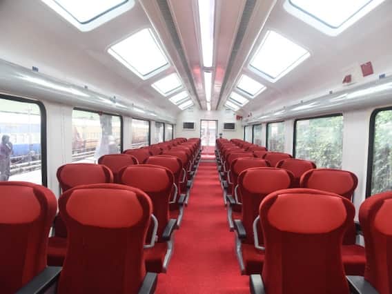 Mumbai Pragati Express: आज से मुंबई-पुणे के बीच फिर से दौड़ेगी प्रगति एक्सप्रेस, कोरोना की वजह से बंद थी यह ट्रेन Mumbai Pragati Express: आज से मुंबई-पुणे के बीच फिर से दौड़ेगी प्रगति एक्सप्रेस, कोरोना की वजह से बंद थी यह ट्रेन