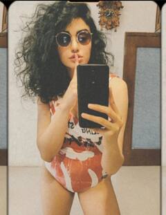 स्विम सूट पहन, काला चश्मा लगाकर Adah Sharma ने शेयर की ऐसी सॉलिड तस्वीरें, फैंस ने कहा- 'हाय गॉर्जियस'