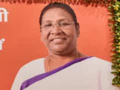 Maharashtra News: द्रौपदी मुर्मू को बधाई देने वाला होर्डिंग फटा हुआ पाये जाने के बाद मामला दर्ज, मामले की जांच में जुटी पुलिस