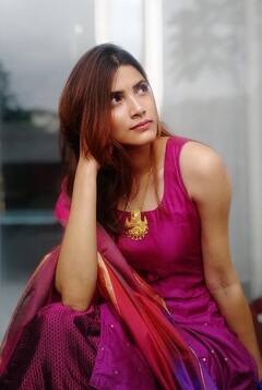 In Pics : 'भावना भाभी'च्या हास्यावर लाईक्स अन् कमेंटचा पाऊस, सायलीचा खास अंदाज