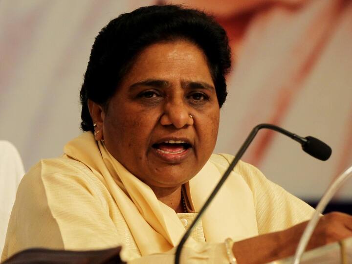 Mayawati announces support to Jagdeep Dhankhar for Vice Presidential election 2022 Vice-President Election 2022: उपराष्ट्रपति चुनाव के लिए Mayawati ने किया बड़ा एलान, इस उम्मीदवार को वोट करेंगे BSP के सांसद