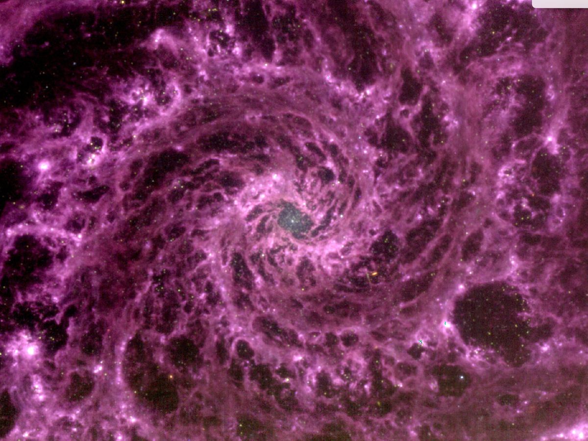 Astronomer Creates Breathtaking Image Of Purple Galaxy Using Data ...