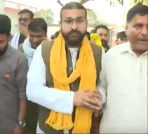 Mukhtar Ansari के बेटे Abbas Ansari की तलाश में पुलिस की छापेमारी, ये है पूरा मामला