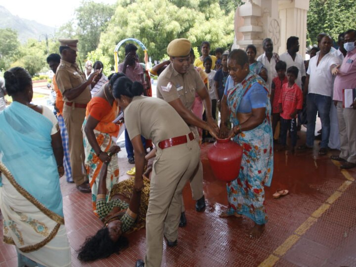 அடுத்தடுத்து  தீக்குளிக்க முயற்சி; பரபரப்பான திருவண்ணாமலை ஆட்சியர் அலுவலகம்