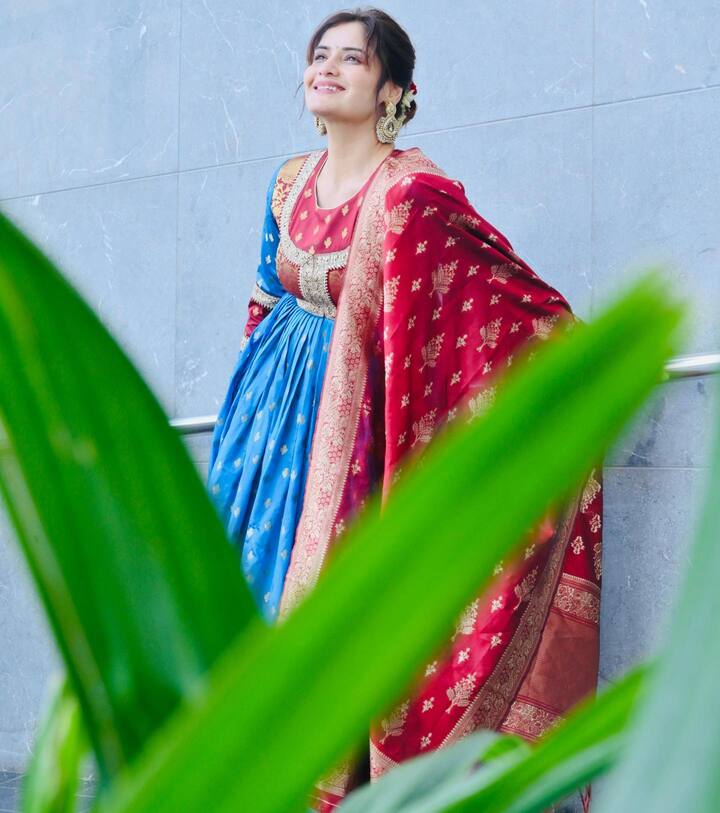कॉमेडियन कृष्णा अभिषेकची बहीण आरती हिला आज कुठल्याच परिचयाची गरज नाही. अर्थात, ती बऱ्याच दिवसांपासून कोणत्याही शोमध्ये दिसलेली नाही, पण असे असूनही आरती चर्चेत राहते. (फोटो सौजन्य : artisingh5/इंस्टाग्राम)