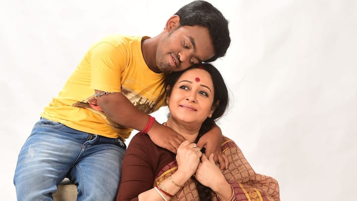 পায়েল বলছেন, 'একটা পরিস্থিতিকে তুলে ধরা হয়েছে কেবল। সিনেমা দেখিয়ে সমাজ বদলাতে হবে সেই ধারণায় বিশ্বাস করি না আমি। মানুষকে বিনোদন দেওয়ার জন্যই ছবিতে অভিনয় করি। তবে 'কুলপি' দেখে যদি একজন মানুষেরও ধারণা বদলায়, চিন্তাধারা বদলায়, সেটাই বড় পাওনা।'