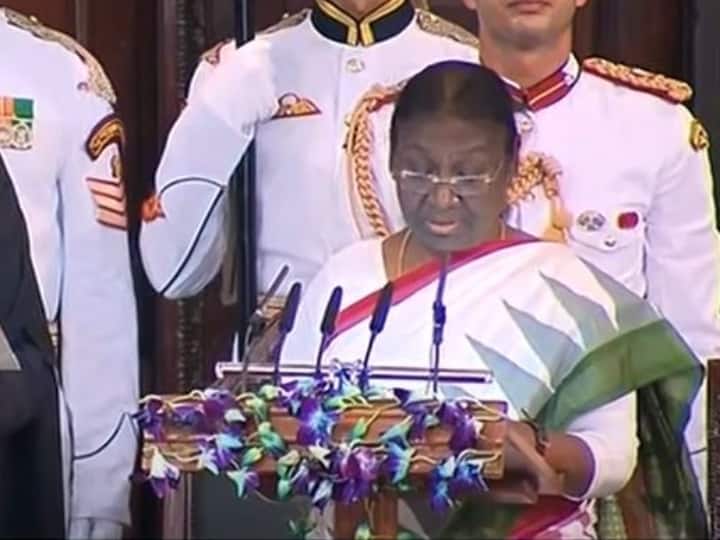 Explained: भारत के इतिहास में 25 जुलाई का महत्व, जानिए इसी तारीख को द्रौपदी मुर्मू के अलावा कितने राष्ट्रपति ने ली है शपथ Explained Droupadi Murmu Became 15th President of India Oath Taking Ceremony President Oath History of 25th July Explained: भारत के इतिहास में 25 जुलाई का महत्व, जानिए इसी तारीख को द्रौपदी मुर्मू के अलावा कितने राष्ट्रपति ने ली है शपथ