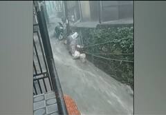 Weather News: मसूरी में भारी बारिश में बह गई बाइक-स्कूटी, मनाली में बढ़ा व्यास नदी का जलस्तर